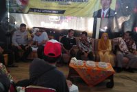 Anggota DPRD Jatim H Karimullah saat menggelaar reses di Jember 