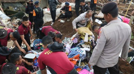 
					Bocah 5 Tahun Ditemukan Selamat, 3 Hari Terjebak Runtuhan Gempa Cianjur