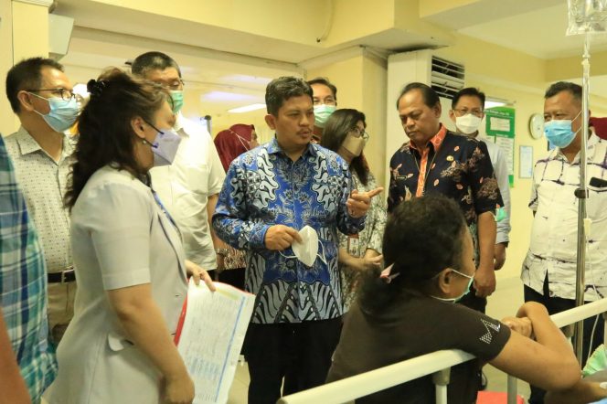 
 Berkunjung ke RSUD Soewandi Surabaya, Dirut BPJS Kesehatan Pastikan Mutu Pelayanan Meningkat