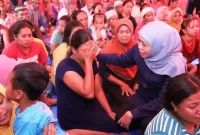 Gubernur Jatim, Khofifah Indar Parawansa dalam peringatan Hari Ibu di Gedung Negara Grahadi Surabaya