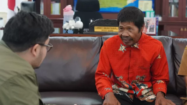Kisah Perjuangan Karnoto, Penjual Roti Bolang Baling Keliling Hingga Diundang Bupati Dhito