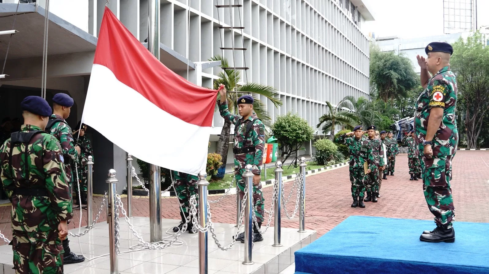 Lantamal III Jakarta Laksanakan Apel Gabungan dan Upacara  Bendera