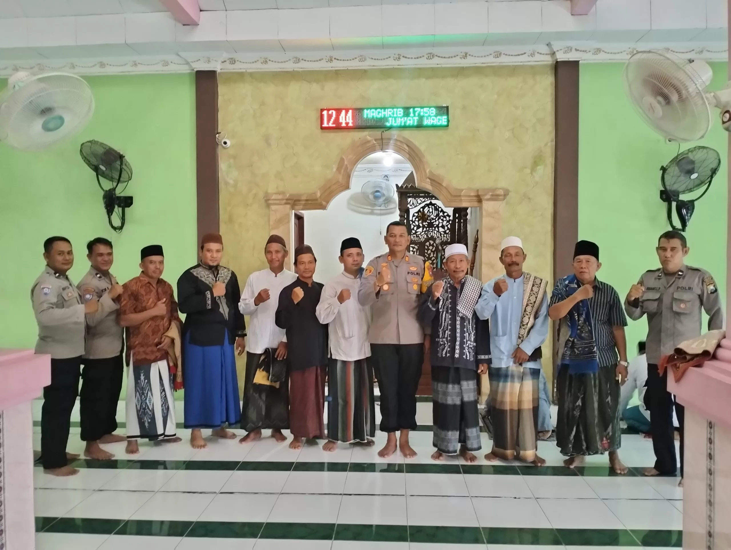Polsek Menganti Gelar Safari Jum’at di Masjid Nurul Amal