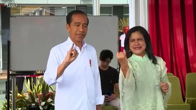Presiden Jokowi dan Ibu Iriana Nyoblos di TPS 10 Gambir, Jakarta Pusat-kanalindonesia