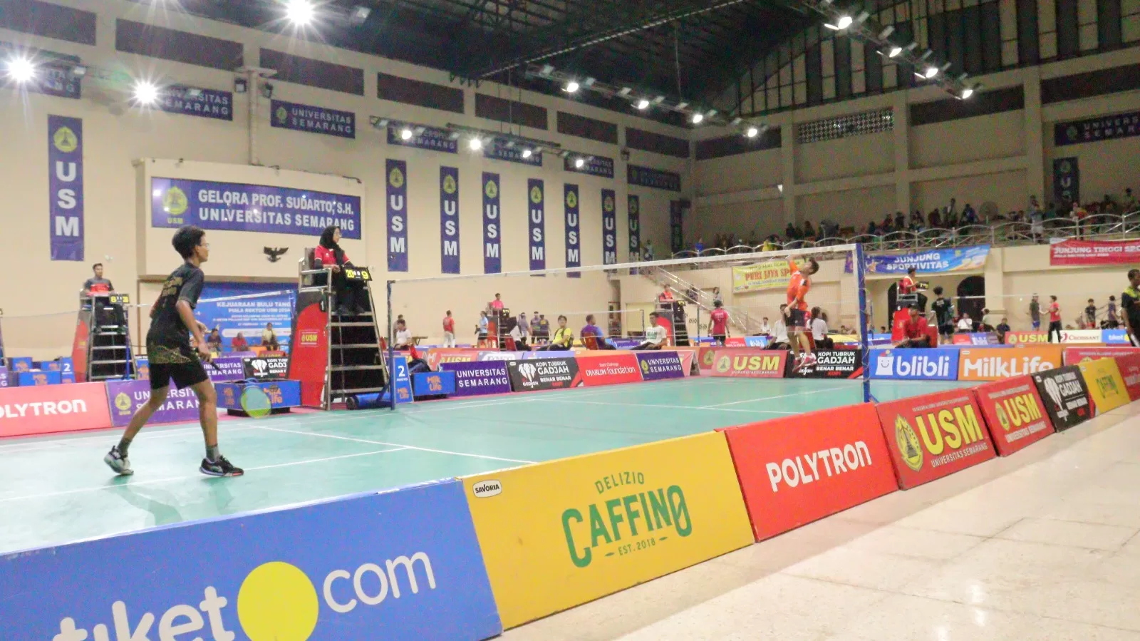 Pemain Putri SMA Karangturi Rebut Tiket Semifinal Bulu Tangkis Piala Rektor USM