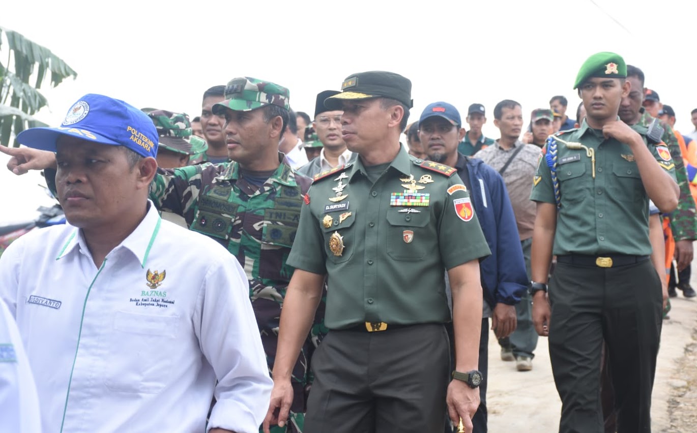 Kodam IV/Diponegoro, BNPB dan Forkopimda Kompak Bantu Korban Banjir Jepara
