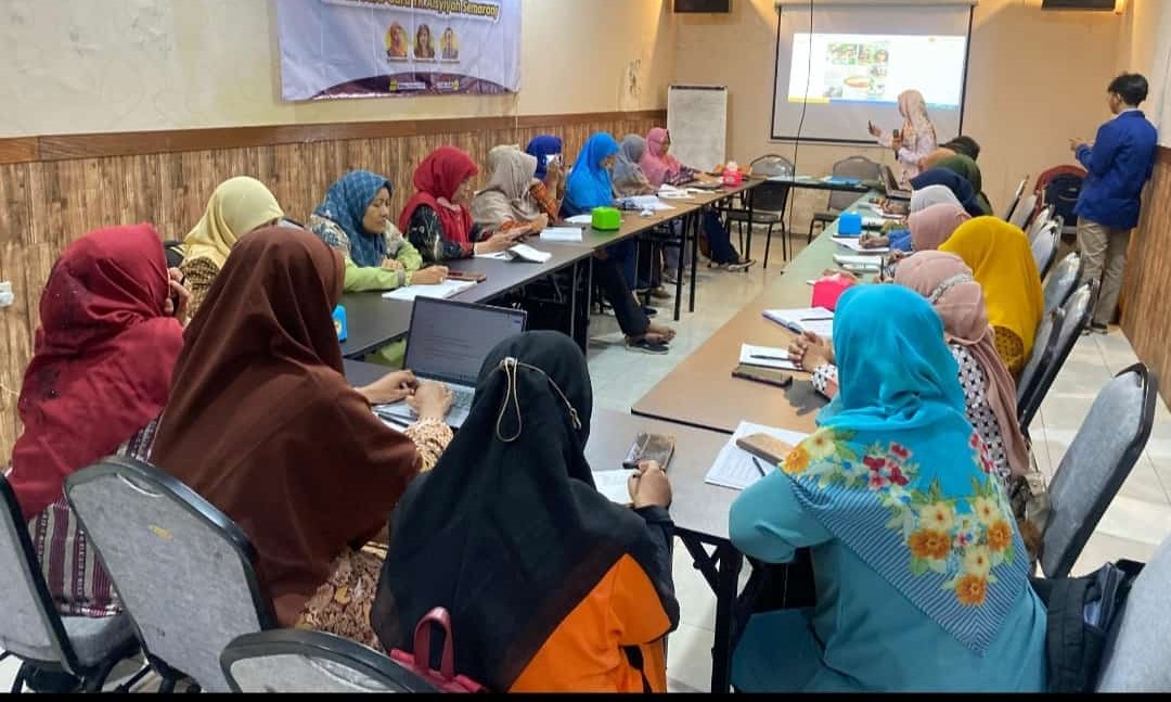 Tim PkM USM Beri Pelatihan Jurnalistik ke Guru TK Aisyiyah