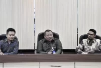 Anggota KPPU RI, Budi Joyo Santoso dalam kuliah umum bertajuk “Penyuluh Kemitraan” di UNS Surakarta