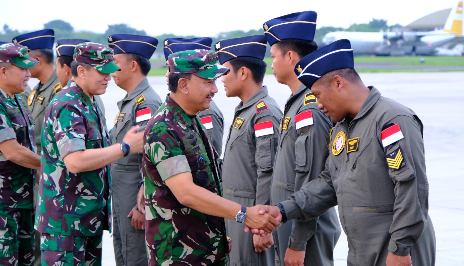 Pangkoopsudnas Dampingi Panglima TNI Sambut Kedatangan Pesawat C-130 J Super Hercules