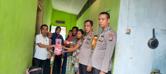 Dorong Percepatan Penurunan Stunting Pemerintah Kelurahan Benteng Selatan Sentuh Bayi Penderita Stunting