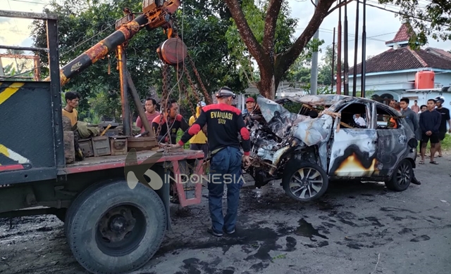 Identitas Dua Jenazah Korban Brio Hantam Pohon di Ponorogo Terungkap