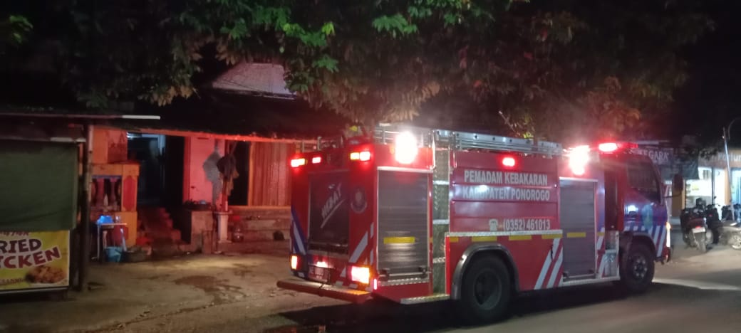 Gara-gara Charger HP di Kamar, Rumah di Ponorogo Kebakaran