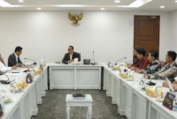 Mahkamah Konstitusi (MK) menerima audiensi Badan Pengawas Pemilihan Umum Republik Indonesia (Bawaslu RI) di Ruang Rapat Lantai 1 Gedung 1 MK, pada Selasa (23/4/2024).