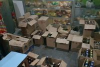 Ratusan Botol Miras Disita Pihak Polres Jombang saat Gerebek Salah Satu Warung di Jombang