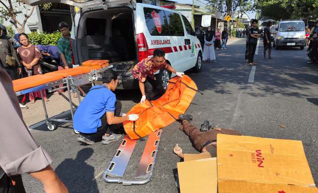Hendak Mendahului Kendaraan Didepannya Seorang Pelajar Asal Mojokerto Meninggal Dunia di TKP