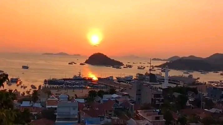 Pesona Labuan Bajo, Destinasi Alam yang Indah di Ujung Timur