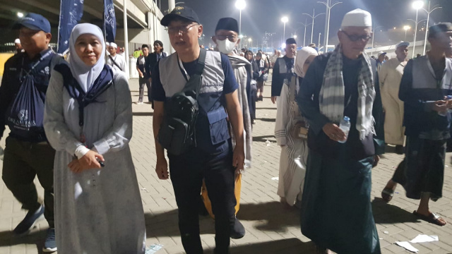Hadapi Cuaca Panas di Penghujung Ibadah Haji, Khofifah Imbau Jemaah Haji Patuhi Imbauan di Aplikasi Kemenag RI dan Nusuk