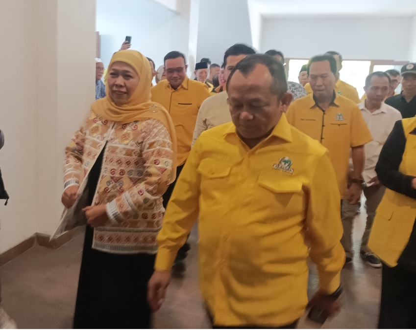 Sarmuji Ketemu Khofifah Emil di Kantor DPD Golkar Jatim, Pastikan Golkar Usung Pasangan Khofifah Emil