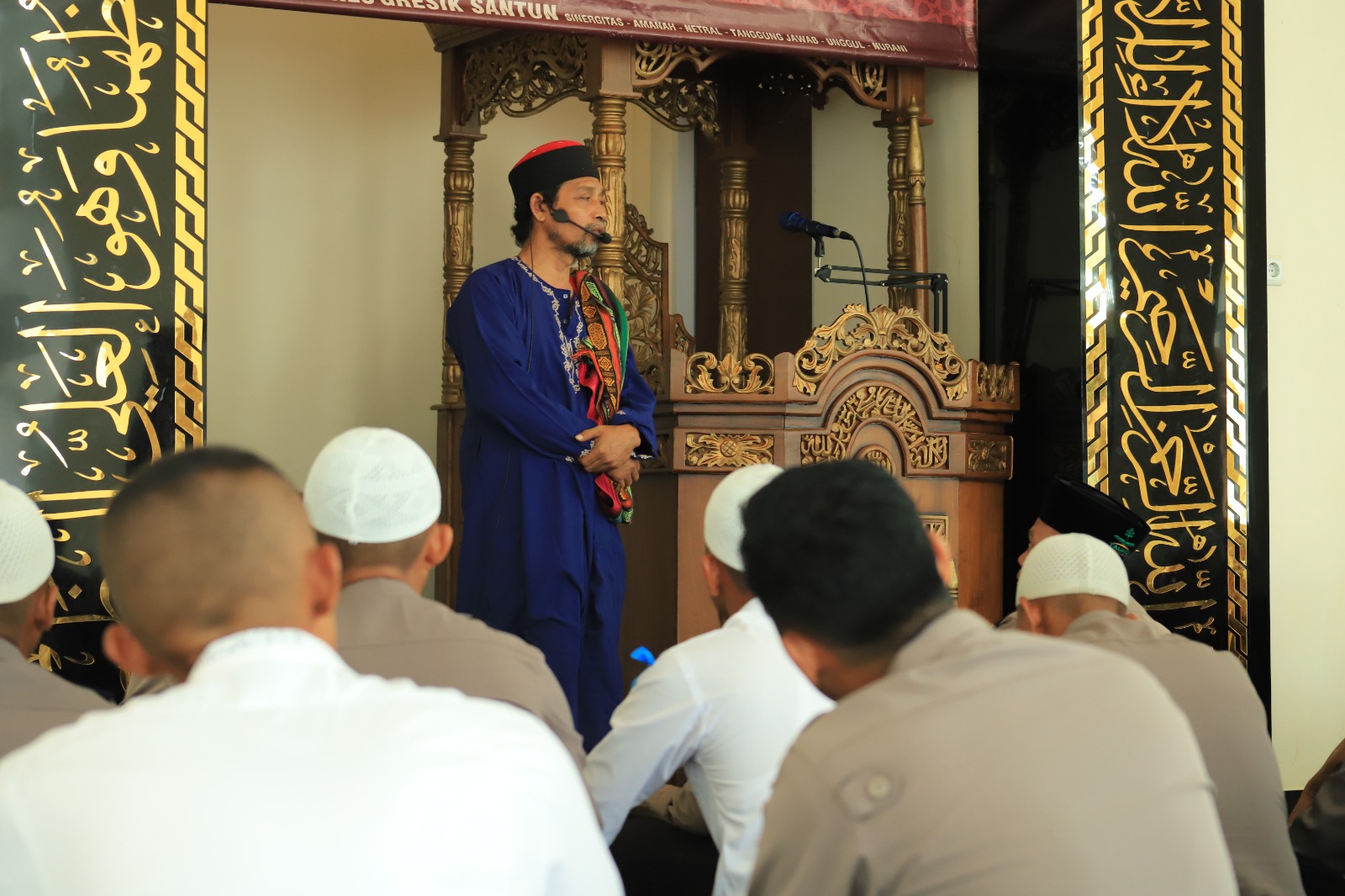 Binrohtal Polres Gresik Hadirkan Ustadz Untuk Tingkatkan Keimanan dan Ketaqwaan Anggota
