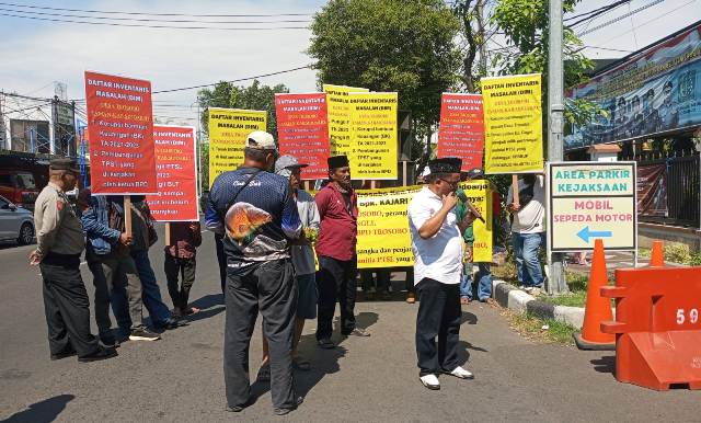 Warga Trosobo Sidoarjo Desak Kejari Proses Kepala Desanya, Diduga Terindikasi Kasus Korupsi