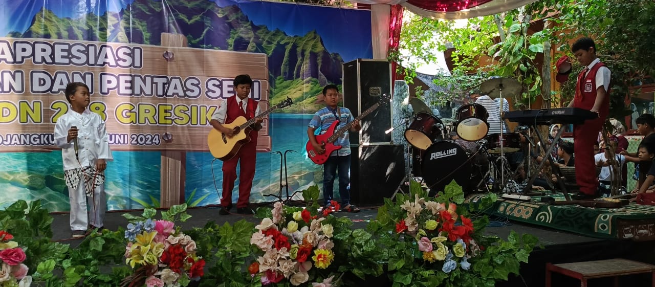 Wisuda Purna Widya UPT SDN 238 Gresik, Suguhkan Berbagai Kreativitas Siswa