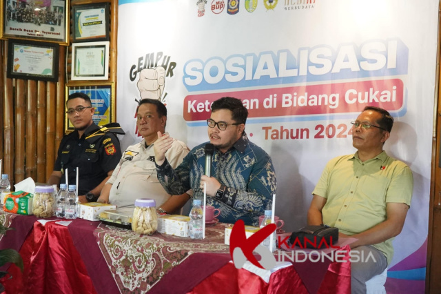Mas Dhito Sebut Rokok Ilegal Merugikan Negara