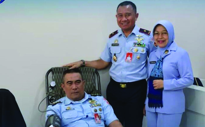 Sambut Hari Bakti TNI AU Ke 77, Kembali Lanud Suryadarma Menggelar Bakti Sosial Donor Darah dan Pembagian Sembako