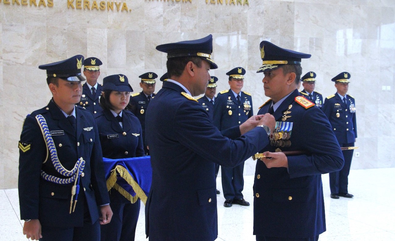 Kasau Pimpin Penganugerahan Bintang Swa Bhuwana Paksa Pratama kepada Pangkoopsud I