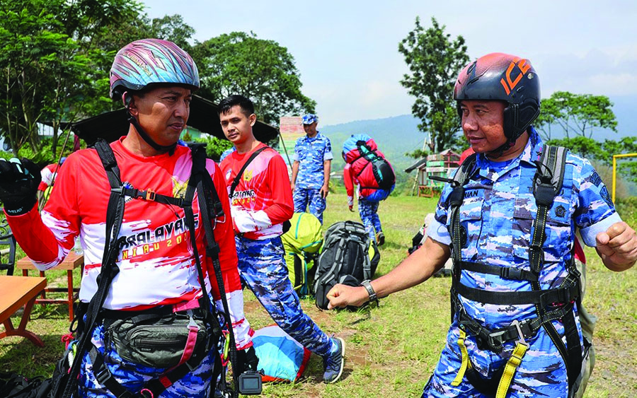 Danlanud Suryadarma Hadiri Pembukaan Kejuaraan Paralayang Anggota TNI AU Tahun 2024