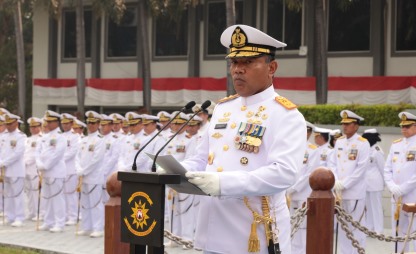 Seskoal Laksanakan Upacara HUT KE-79 RI di Lapangan Upacara Laut Jawa