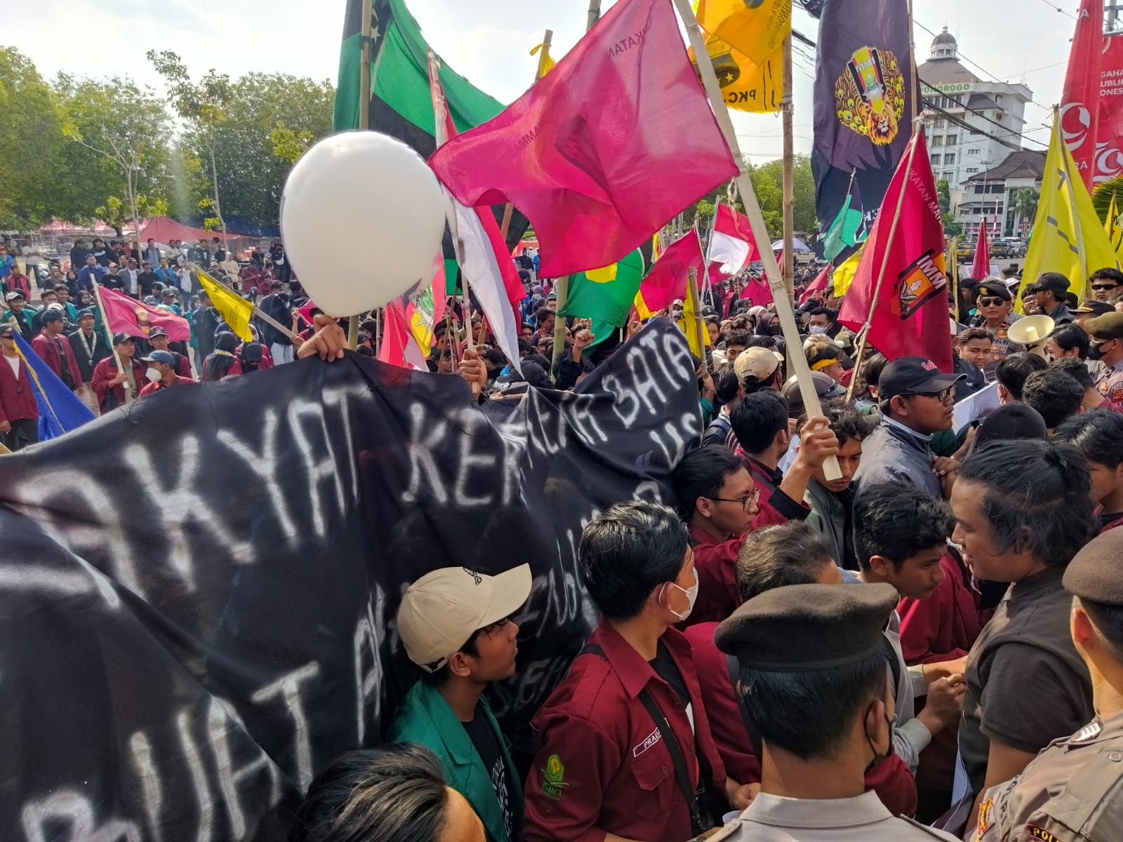 Aliansi Mahasiswa Ponorogo Unjuk Rasa, Kawal Putusan MK