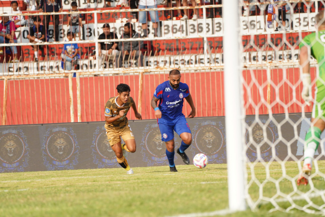 Pekan Pertama Liga 1, Arema FC Dipaksa Main Imbang Kontra Dewa United FC