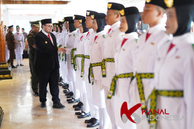 Mas Dhito Kukuhkan 75 Anggota Paskibraka Kabupaten Kediri 2024