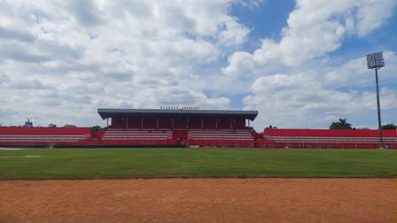 Manajemen Arema FC Langsung Perbaiki Lapangan Stadion Soepriadi