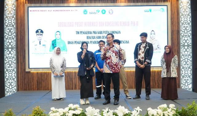 Bupati Lamongan Yuhronur Efendi Ajak Remaja Gabung PIK-R