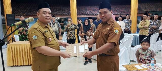Kades Wringinanom Gresik Lantik Kepala Dusun Kandangasin, Upaya Optimalisasi Pelayanan