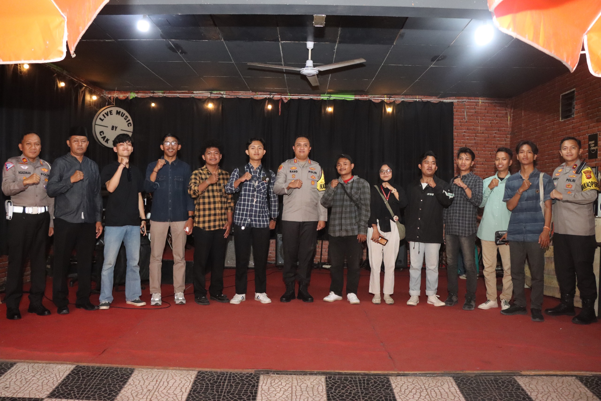Jumat Curhat Bersama Mahasiswa, Kapolres Cirebon Kota Ajak Jaga Kondusifitas Jelang Pilkada