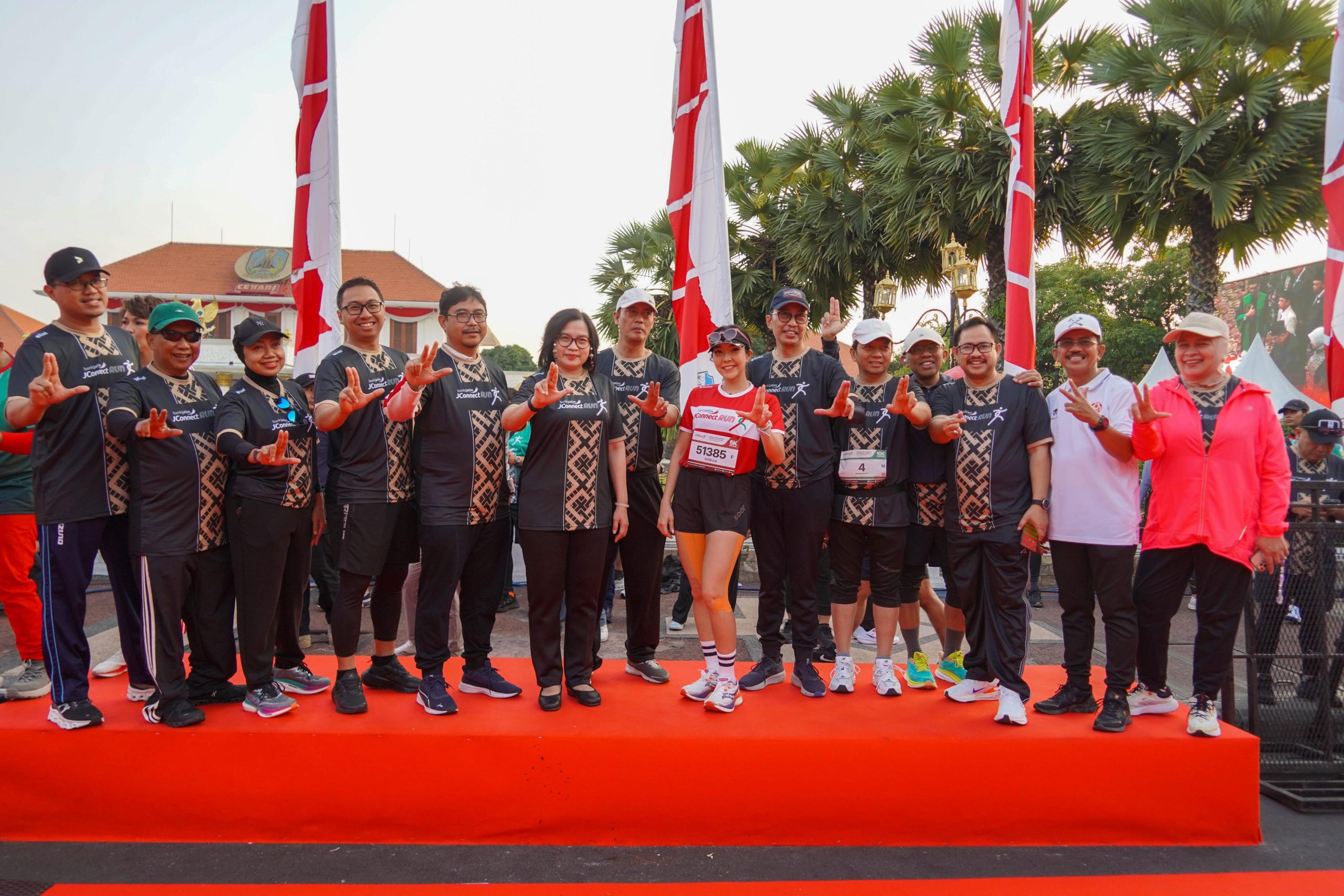 Sukses Diikuti 3.200 Pelari, Bank Jatim JConnect Run Lewati Rute Iconic Bersejarah Surabaya