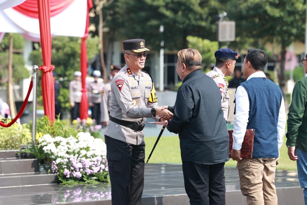 113 Walpri Diserahkan Polda Jatim Kepada Cagub, Cawagub dan Penyelenggara Pilkada 2024