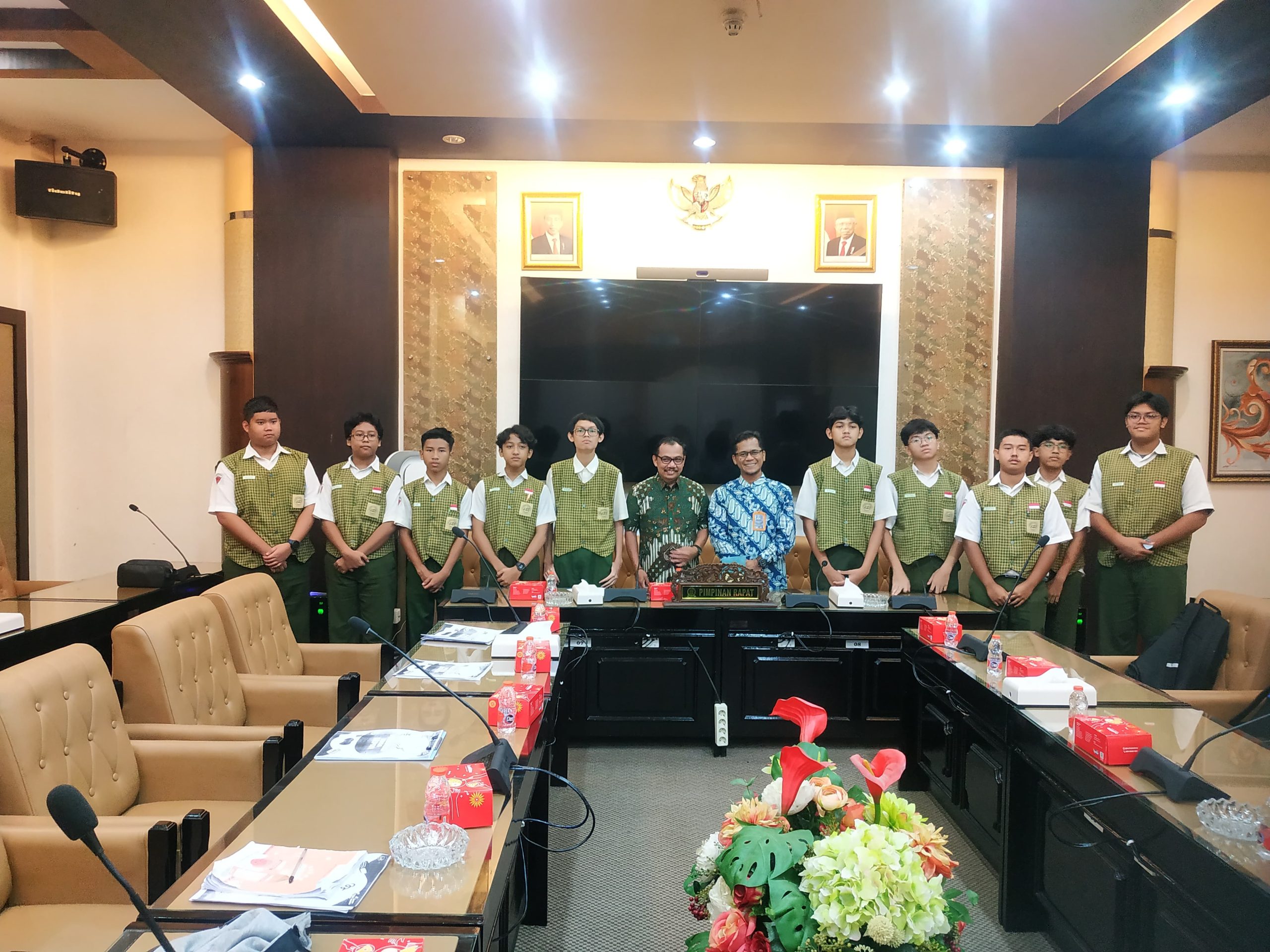 Pelajar SMP Surabaya Datangi DPRD Jatim,  Ingin Tahu Kinerja Wakil Rakyat