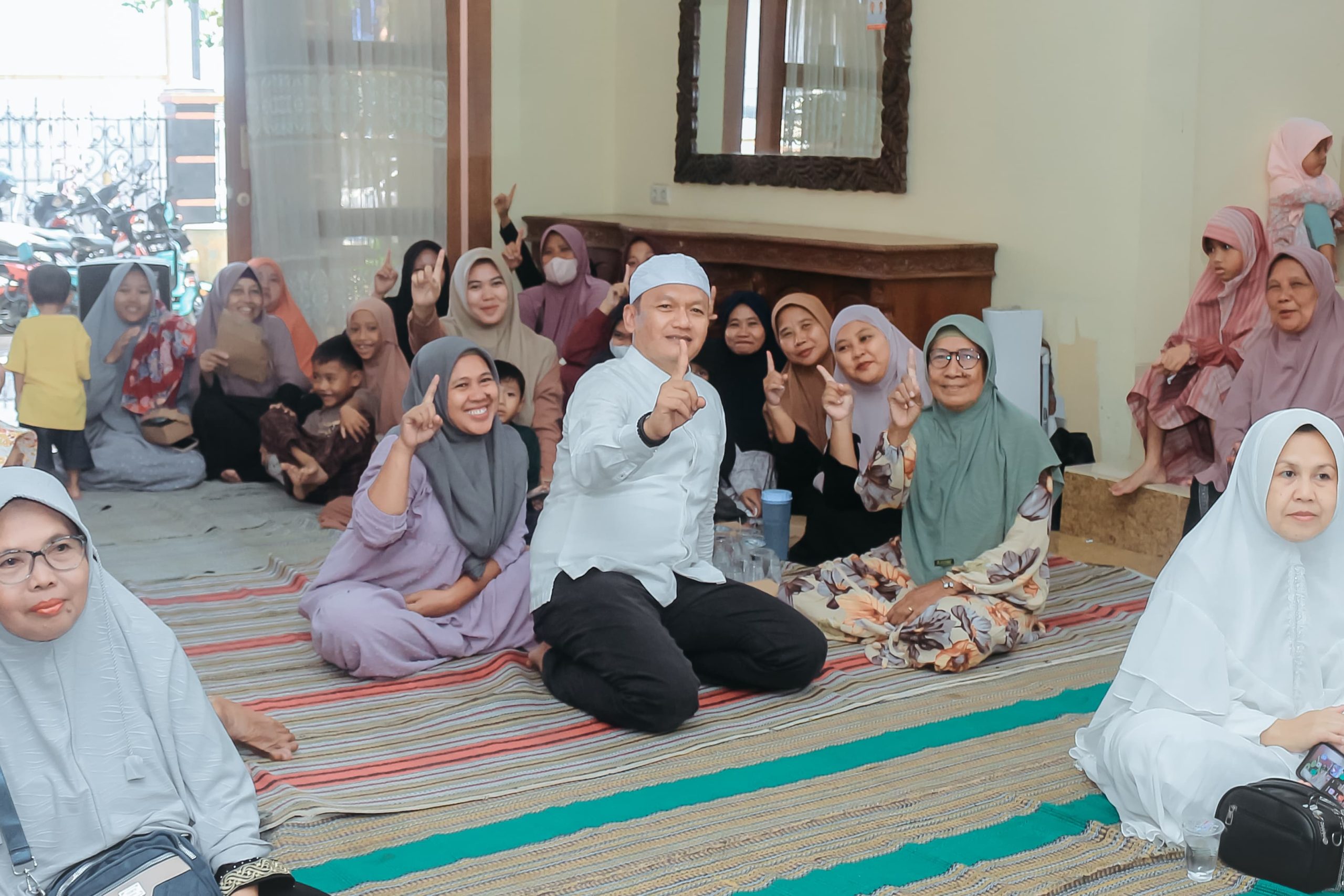 Ratusan Ibu-Ibu Gelar Doa Bersama untuk Kemenangan Bambang Hermanto di Pilkada Indramayu