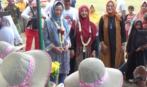 Di Jombang, Trisya Moeldoko Launching Batik dan Hadiri Festival Jambu Gondangmanis