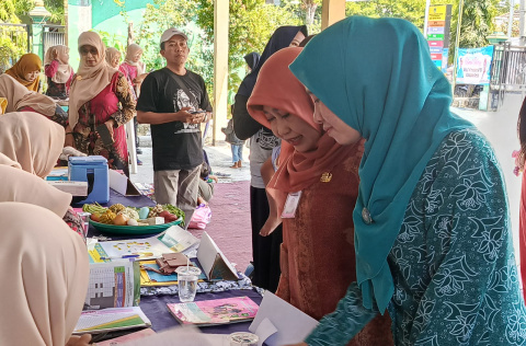 Ketua TP PKK Gresik Keliling Desa Sosialisasi Cegah Stunting Dan Intervensi Administrasi PKK