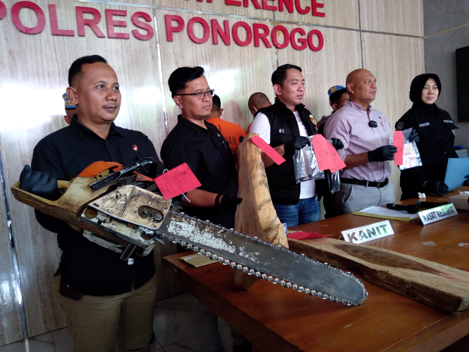 Curi Kayu Milik Perhutani, Seorang Pemuda di Ponorogo Terancam Penjara