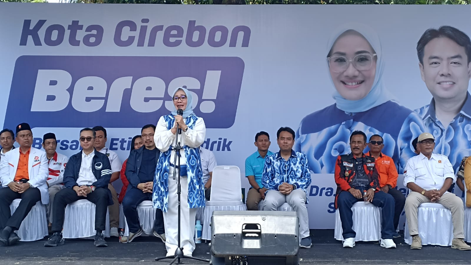 Paslon Nomor Urut 2, Eti Herawati-Suhendrik Komitmen Wujudkan 21 Program Unggulan Untuk Kota Cirebon