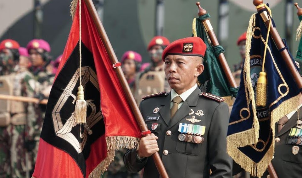 Dangrup 1 Kopassus menerima penghargaan dari Presiden RI di HUT TNI ke 79