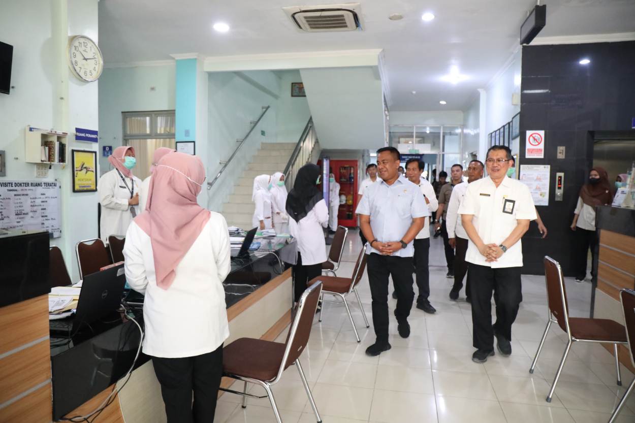 PJs Bupati Sidoarjo Gelar Kunjungan ke RSUD Notopuro, Pantau Pelayanan kepada Masyarakat