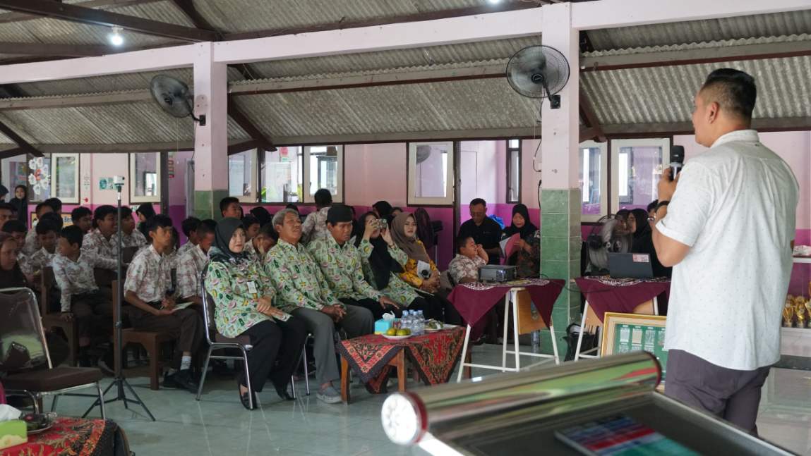 Polres Gresik Gelar Edukasi Bahaya Narkoba di SLB Bhayangkari 2
