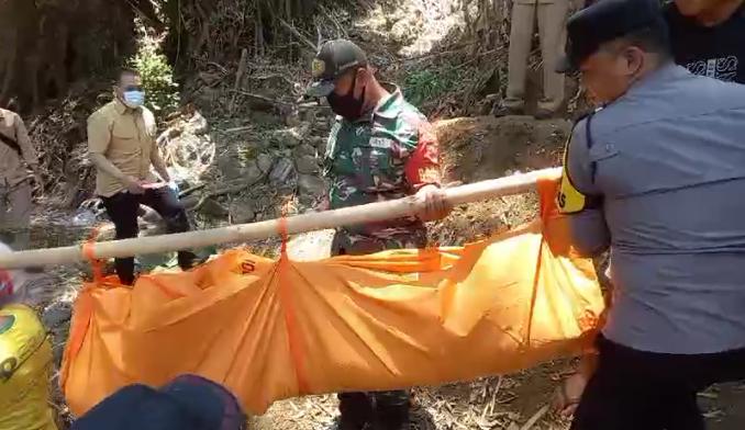 Cari Pakan Ternak, Seorang Warga di Ponorogo Tak Bernyawa Usai Terjatuh dari Pohon Keramat