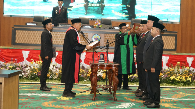 Hari ini, Ketua dan Waka DPRD Bangkalan Dikukuhkan